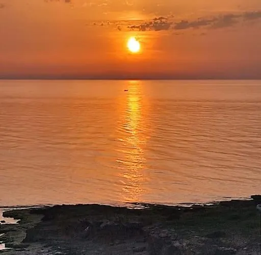 Apartment Con Vistas Al Mar. *